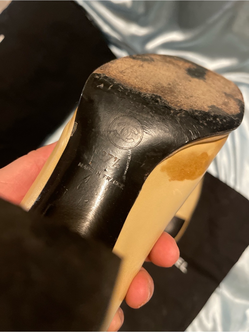 CHANEL Beige Leather Ballet Flats with Black Cap-Toe and CC Logo - Picture 11 of 11